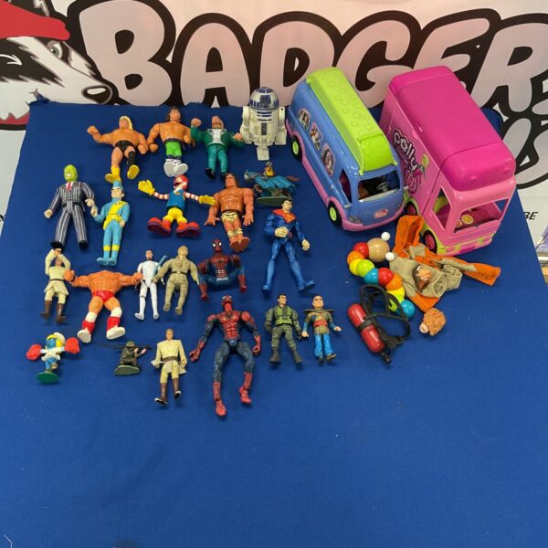 Box of retro figures and toys inc lfl and marvel