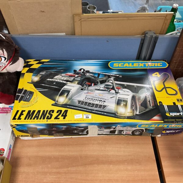 Scalextric le mans 24 race track set