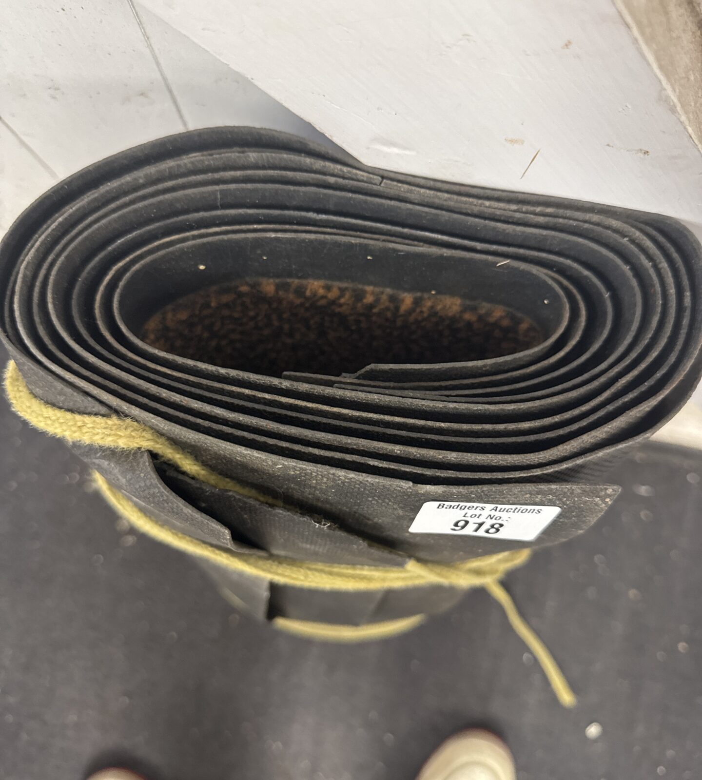 Bundle of rubber backed floor mats - Image 2