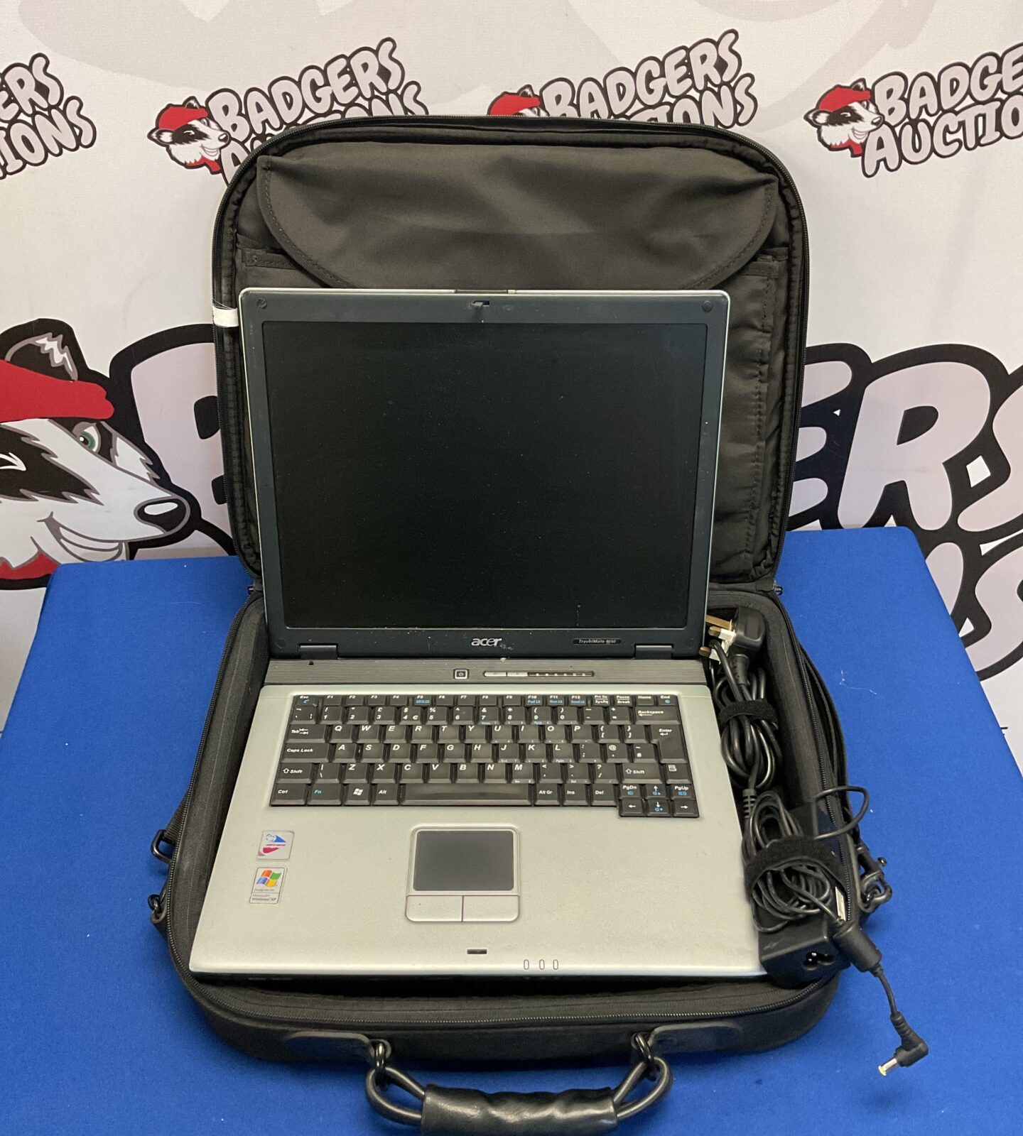 Acer travelmate 4050 laptop with case & power supply (works off of mains)
