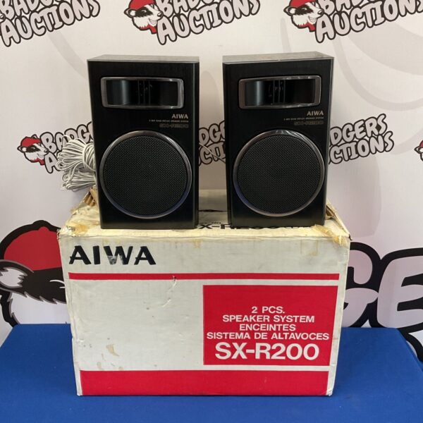 Pair of Aiwa sx-r200 speakers