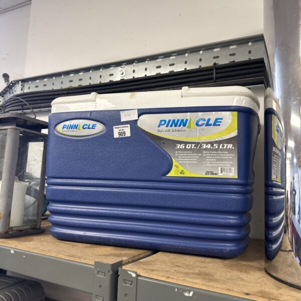 Pinnacle 34.5ltr cool box