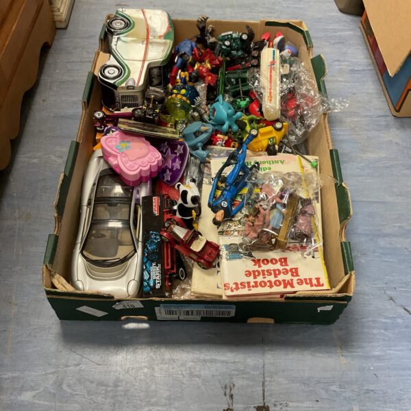 Tray pf mixed toys inc diecast models, hasbro, marvel and pokemon