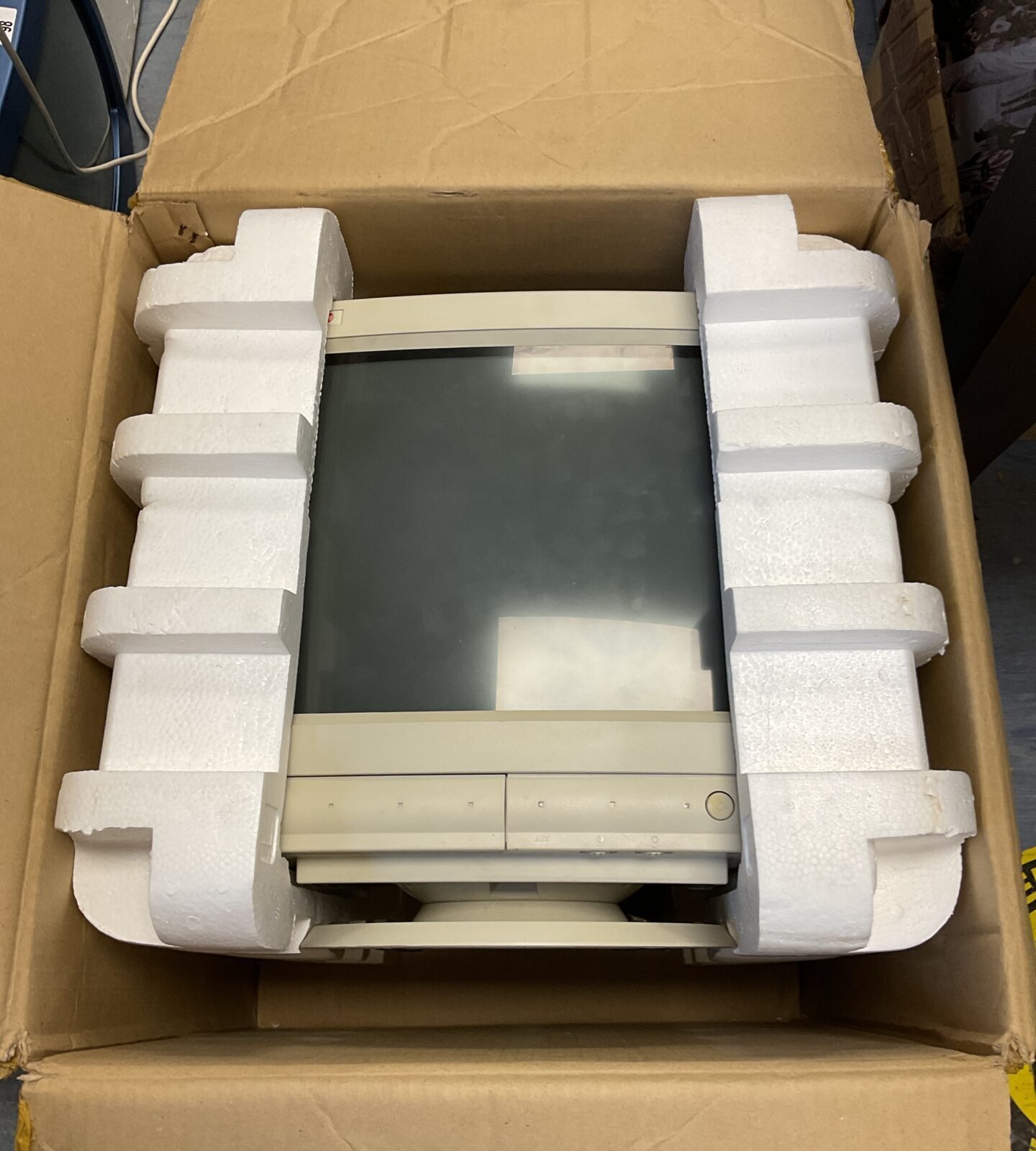 Mitac 15” multi frequency monitor