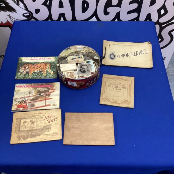 Tin of cigarette cards & cigarette card albums