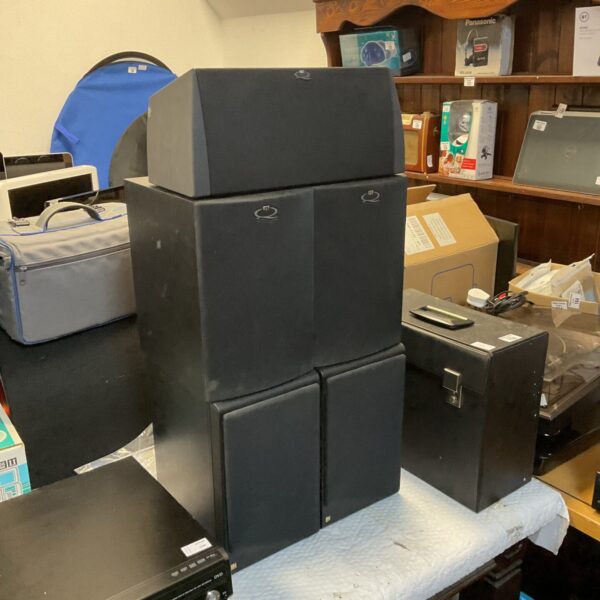 Five kef speakers including q15 & q95c & coda speakers