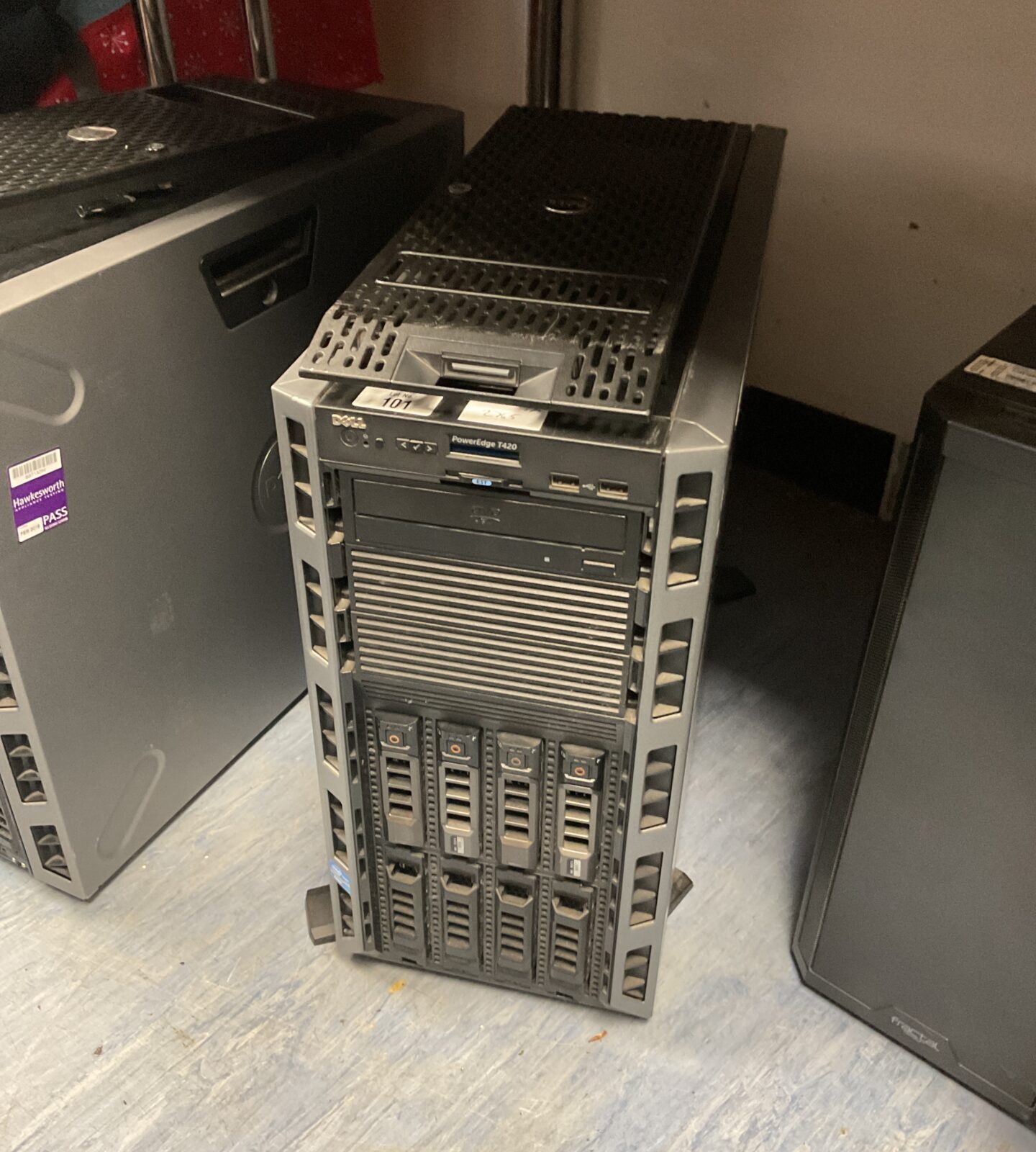 Dell poweredge t420 server working no hard drives