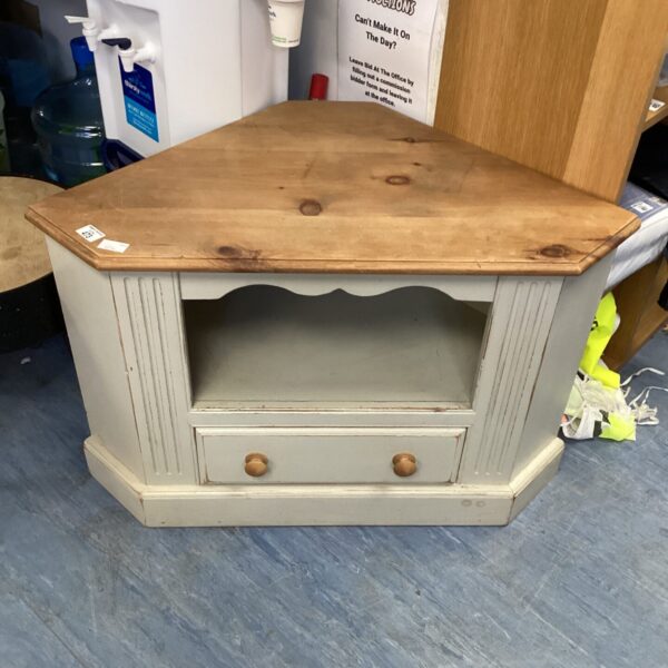 Pine corner unit