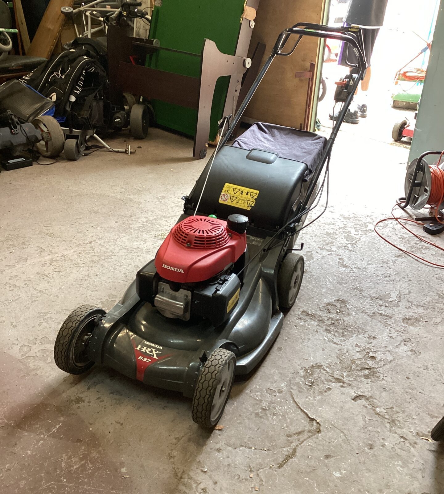 Honda HRX 537 Petrol Lawnmower working