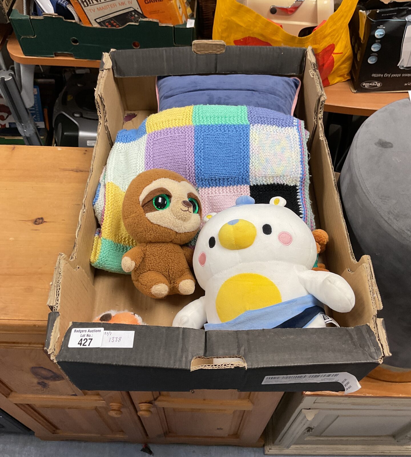 Tray of soft toys inc yoohoo and blanket and pillow