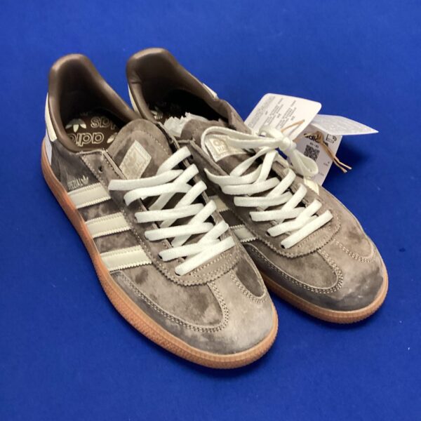Pair of size 6 New with tags adidas spezial trainers