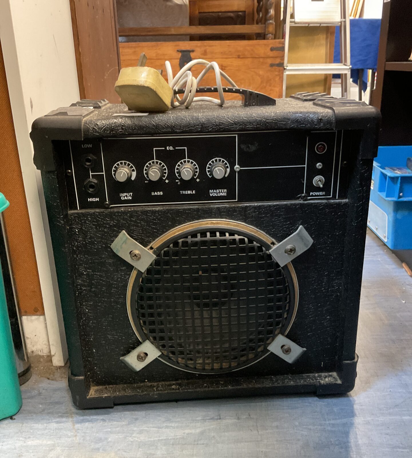 Vintage guitar amplifier