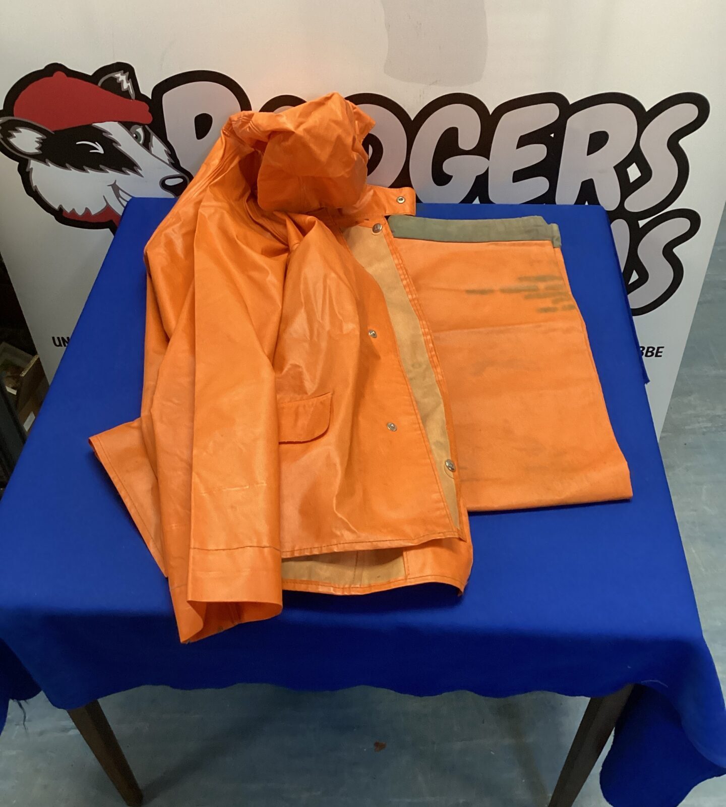 Set of helly hansen orange waterproof trawerler or boating wear size small