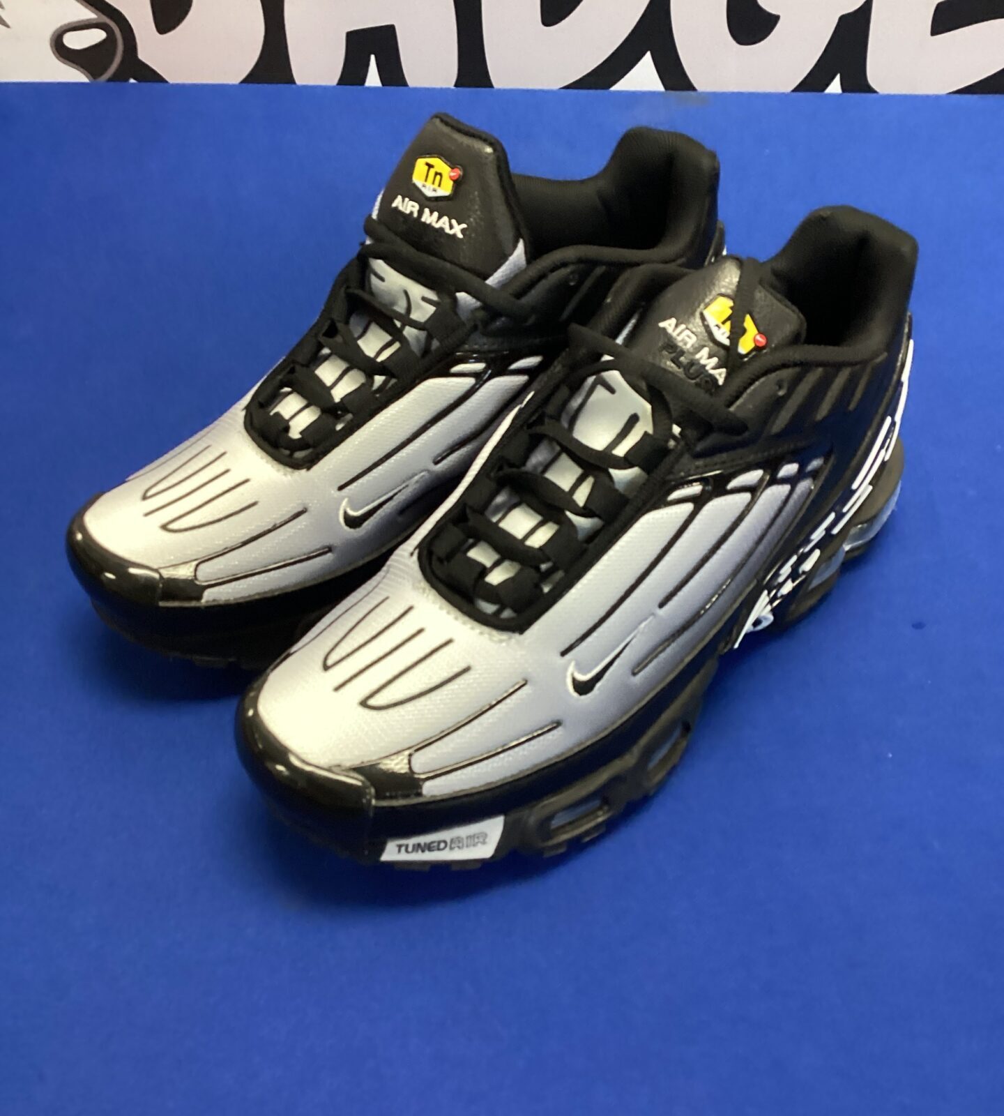 Pair of size 9mnike Tn air max style trainers