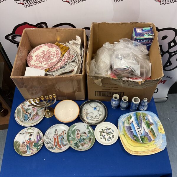 Two boxes of mixed china inc chinese plates