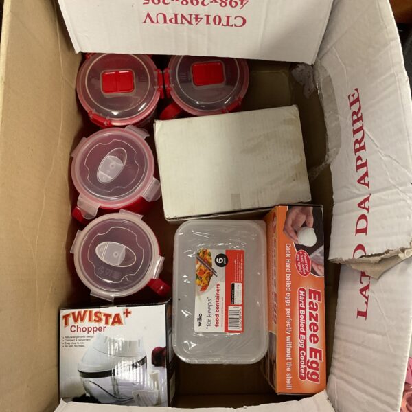 Box of mixed kitchenware inc soup mugs, food containers and egg cooker