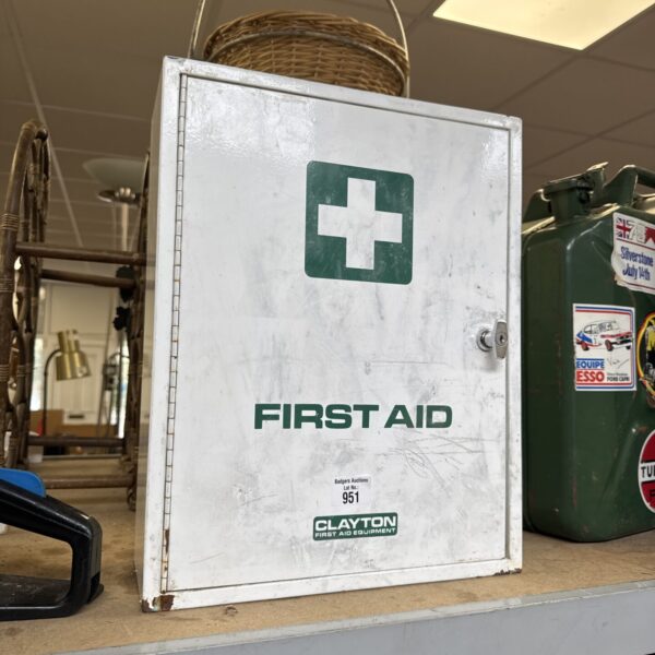 Clayton First aid wall cabinet - no key but unlocked