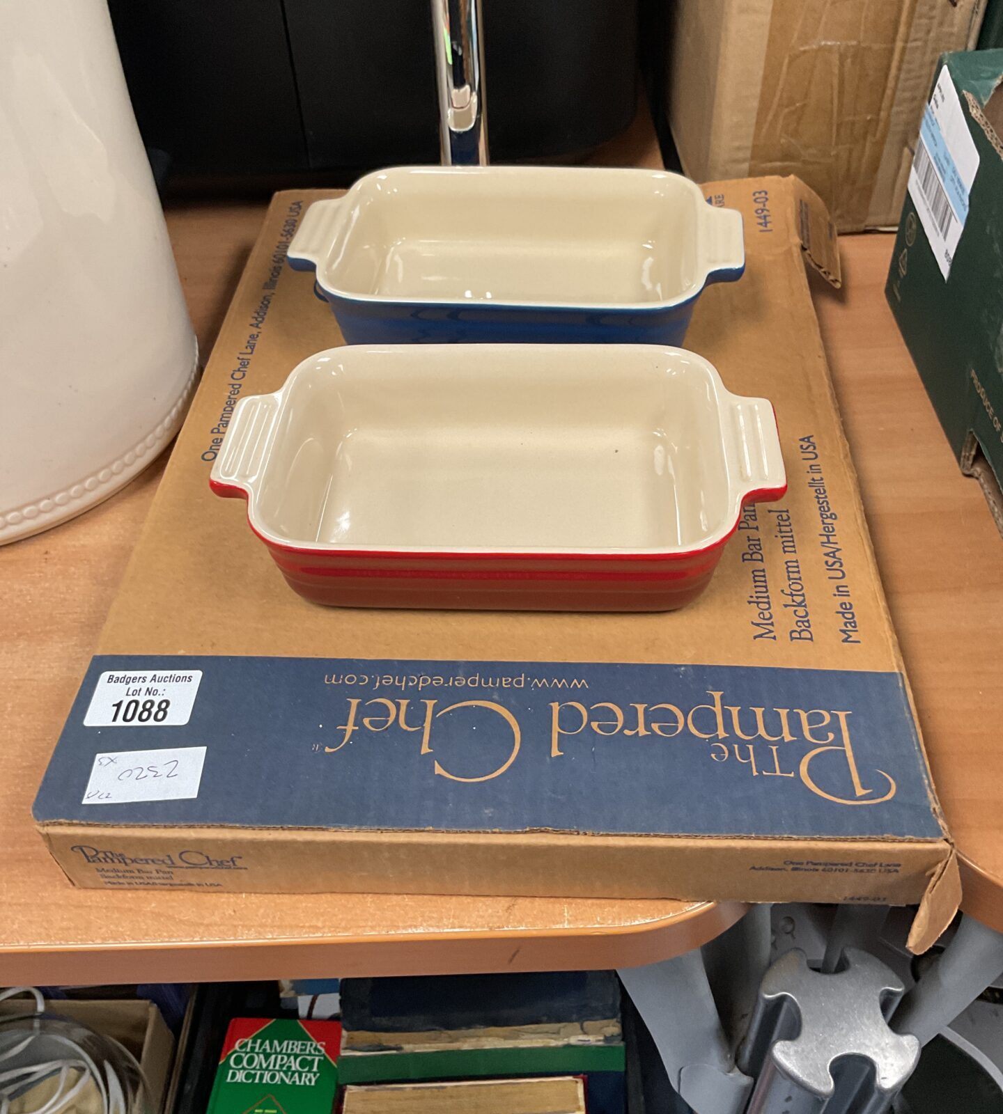 Medium bar pan with two le creuset dishes