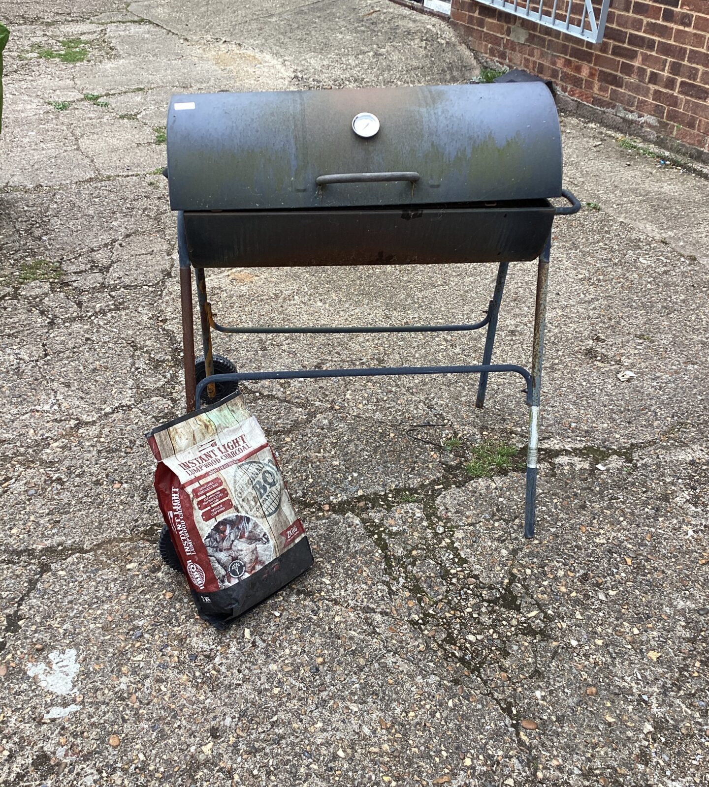 Barrel Style BBQ with charcoal