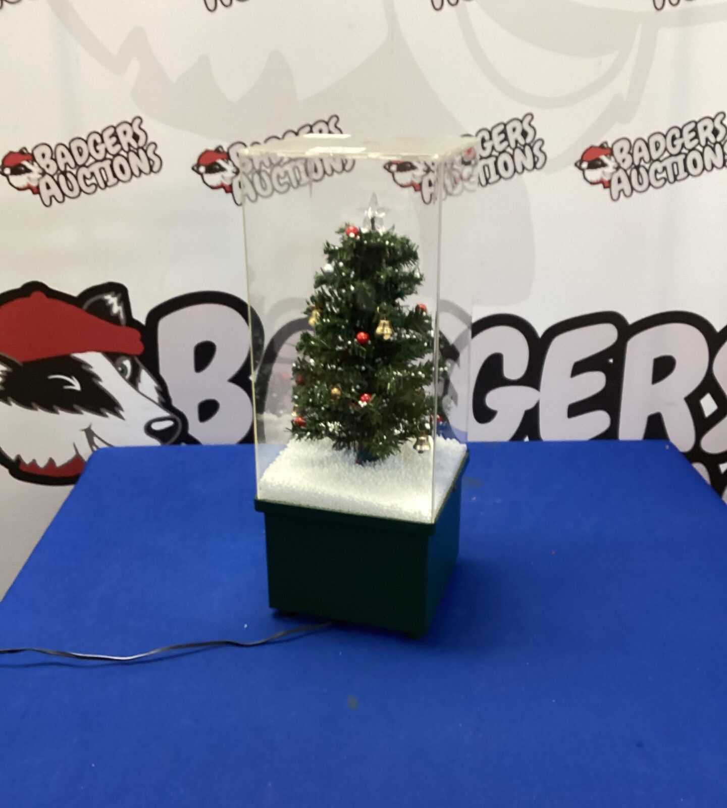 Light up, musical & snowing mini christmas tree display