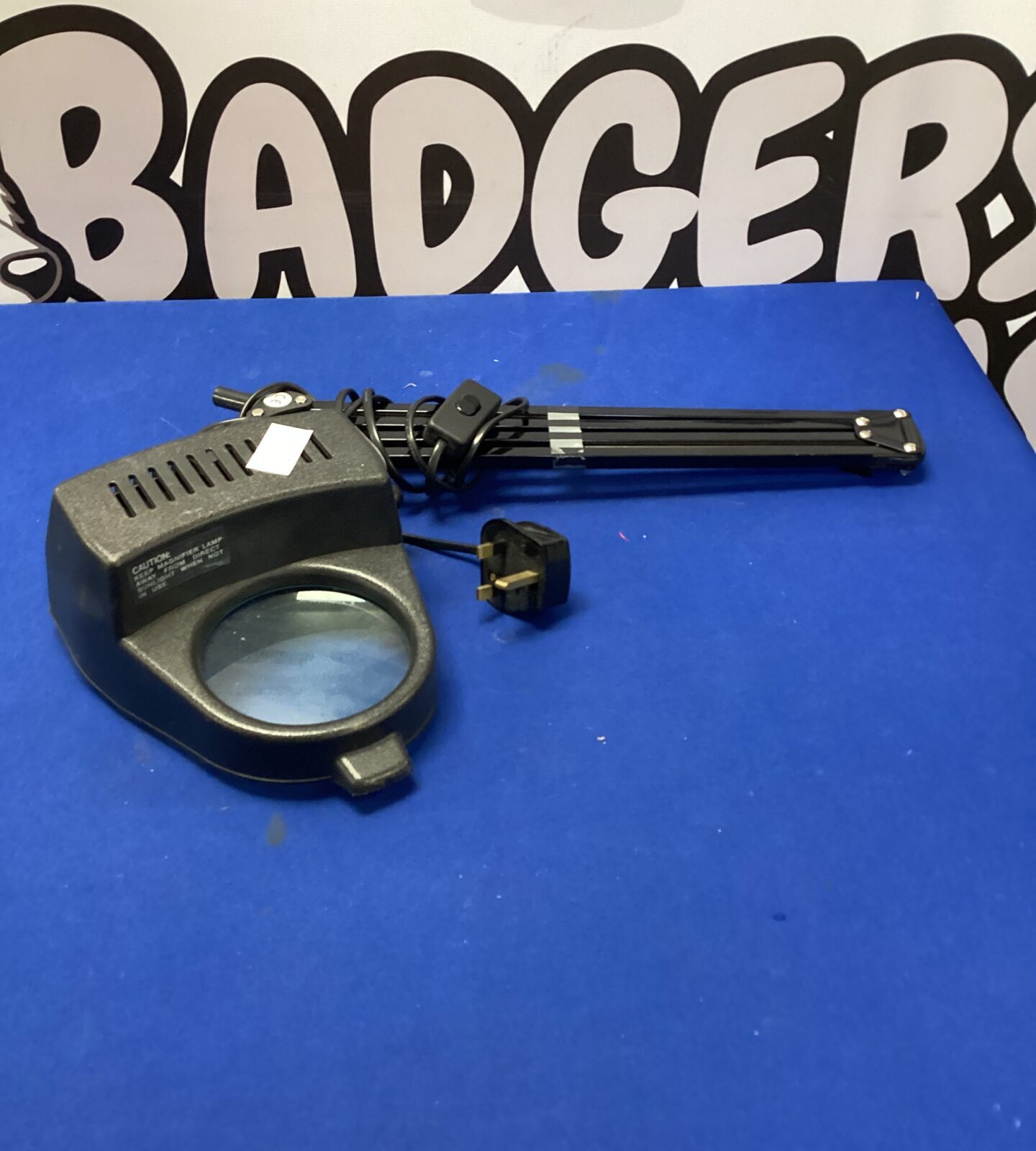 Engineers magnify desk mounted light