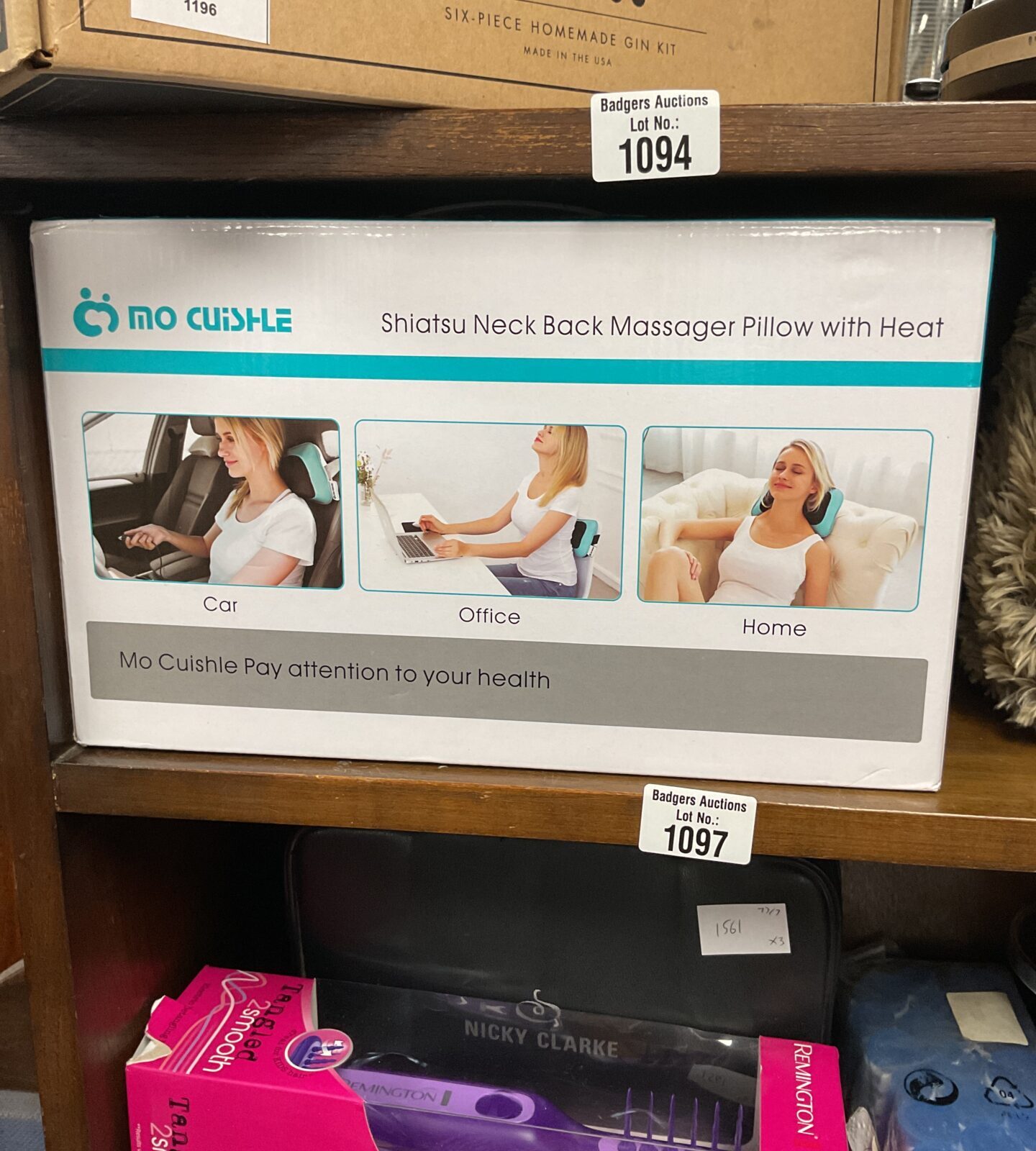 Mo cuishe shiatsu neck back massager pillow with heat
