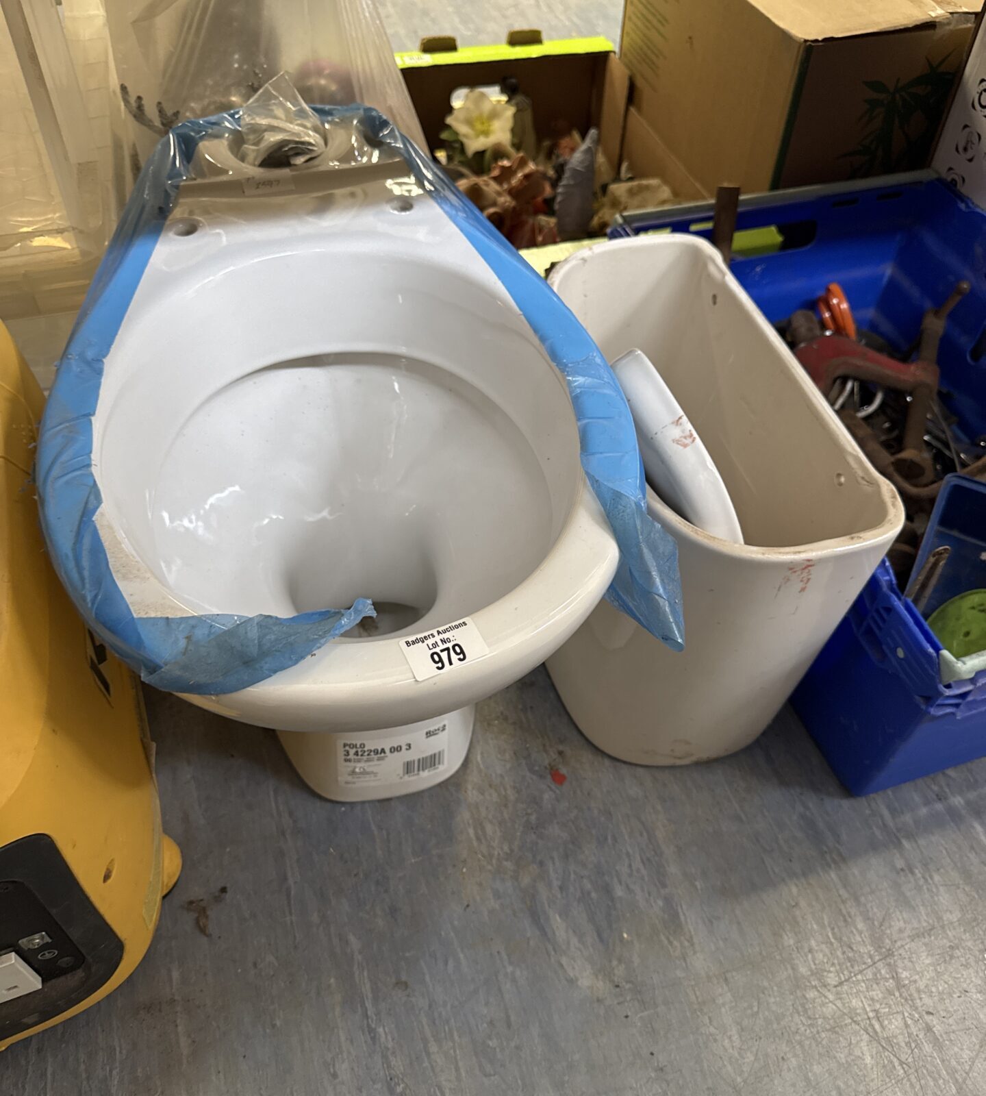 Roca polo toilet pan with cistern