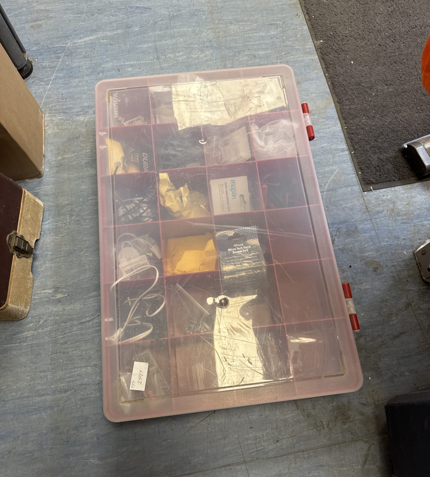 Multi organiser with contents