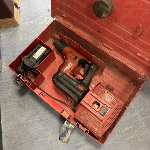 Hilti sds drill with battery & chargers - powers on