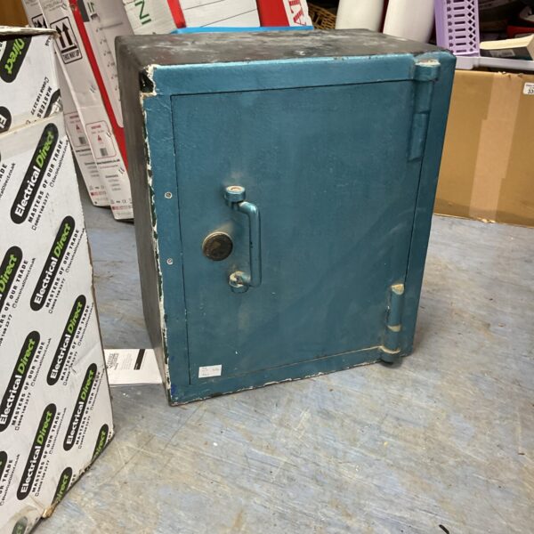 James gibbons Metal safe with key