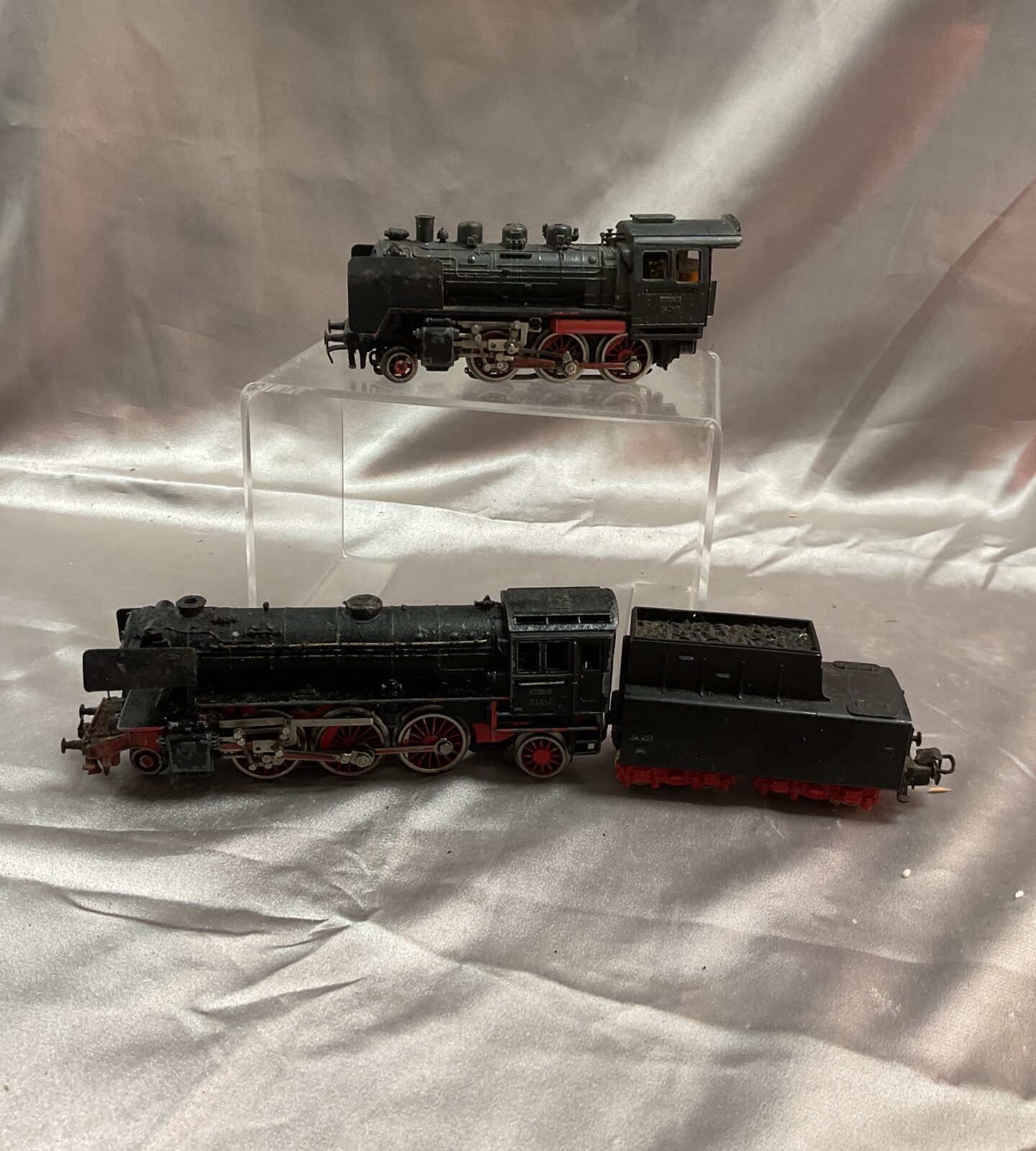 Vintage Marklin Ho  three rail Engines Inc DA800 23014 with tender and FM800 24058