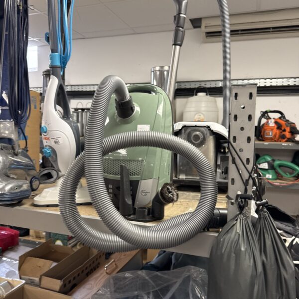 Miele s6240 ecoline stowaway hoover