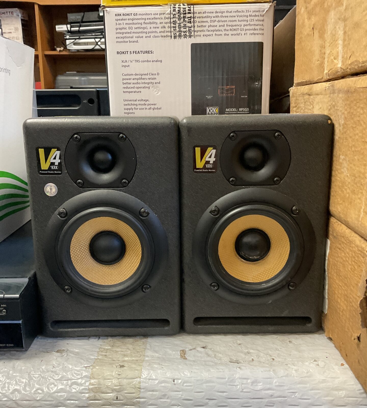 Pair of rokit 4 active speakers