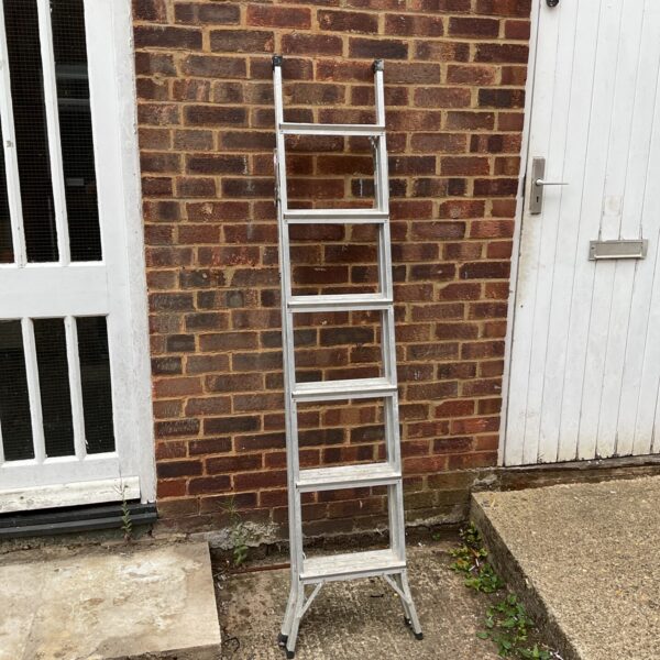 Abru extending aluminium ladder