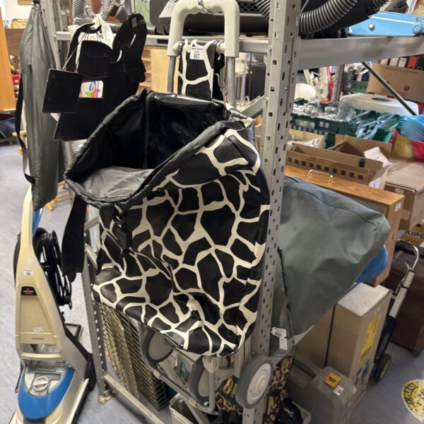 Marketeer granny shopping trolley