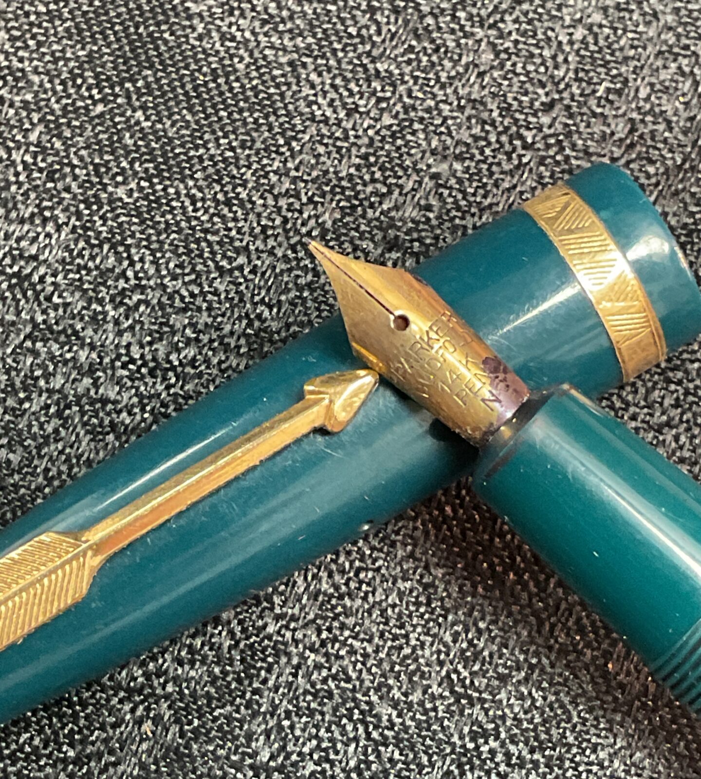 Four Parker pens inc 14ct gold nib fountain pen - Image 2