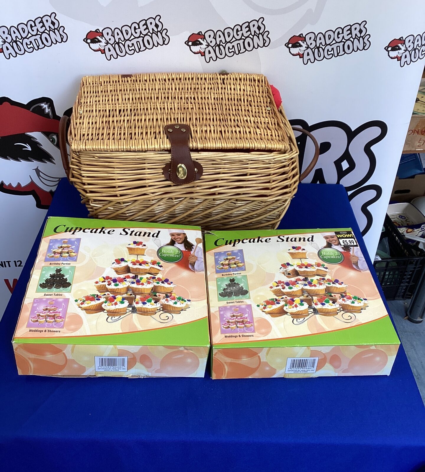 Wicker Basket with two cupcake stands