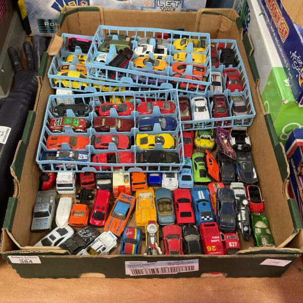 Overview of a large lot of vintage diecast model cars.