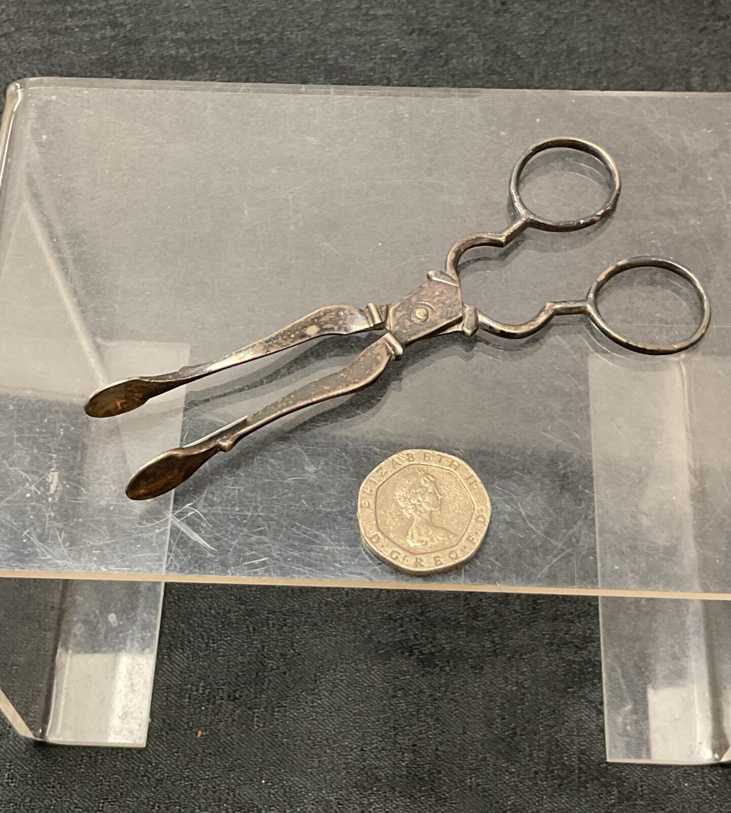white metal sugar tongs 14.7g