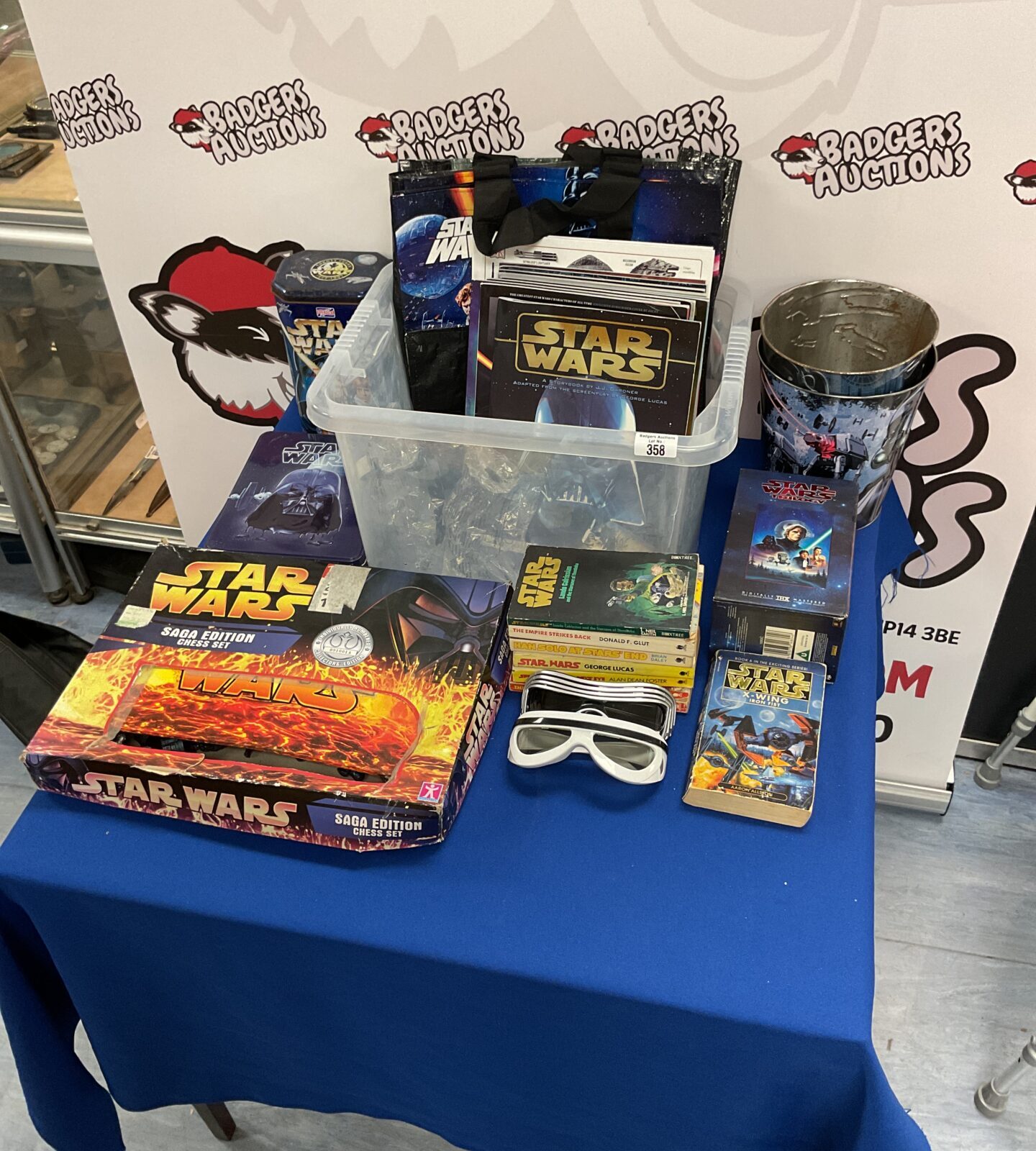 Box of star wars items inc books and chess set