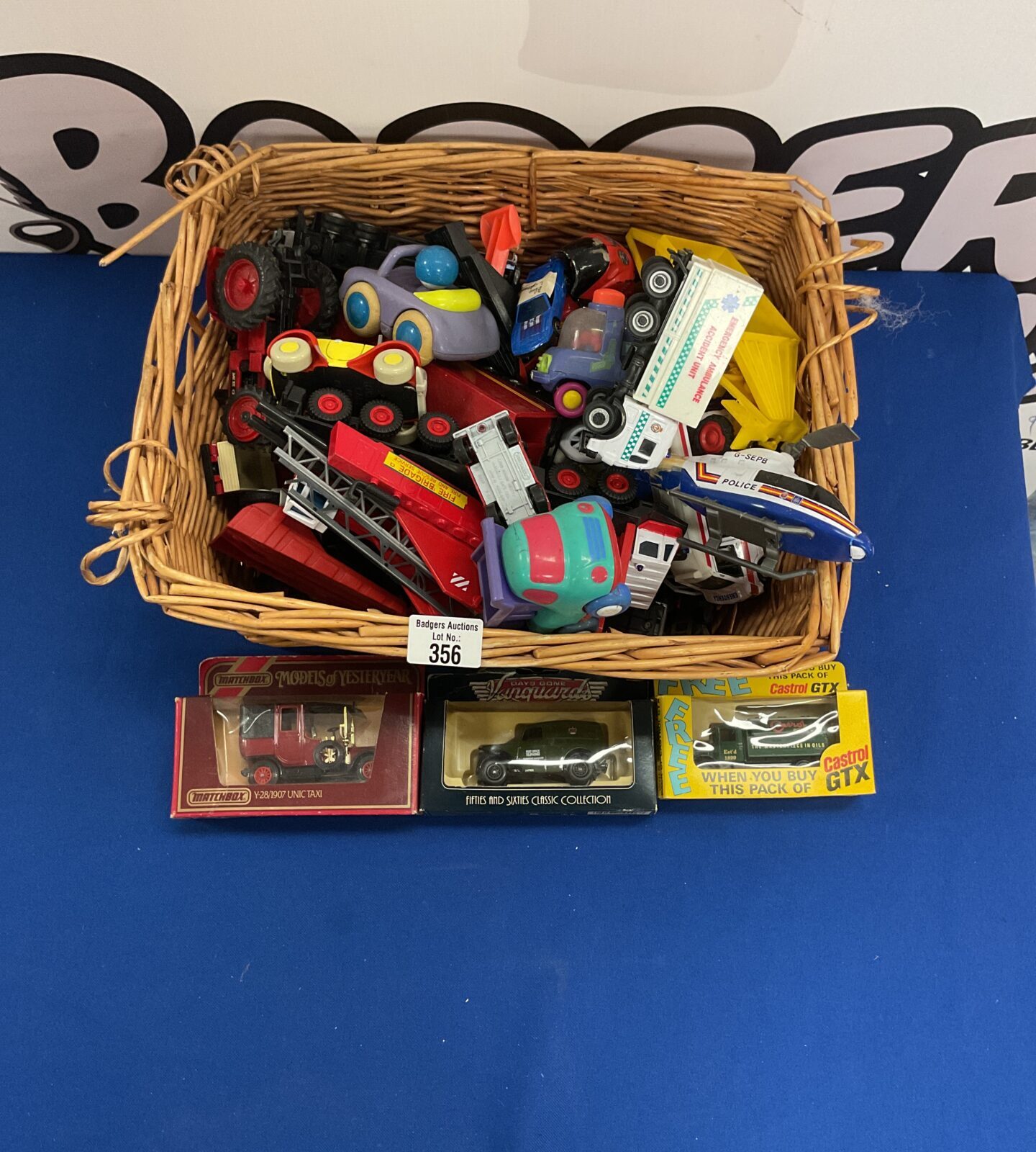 Box of mixed model cars and diecasts inc corgi and vintage