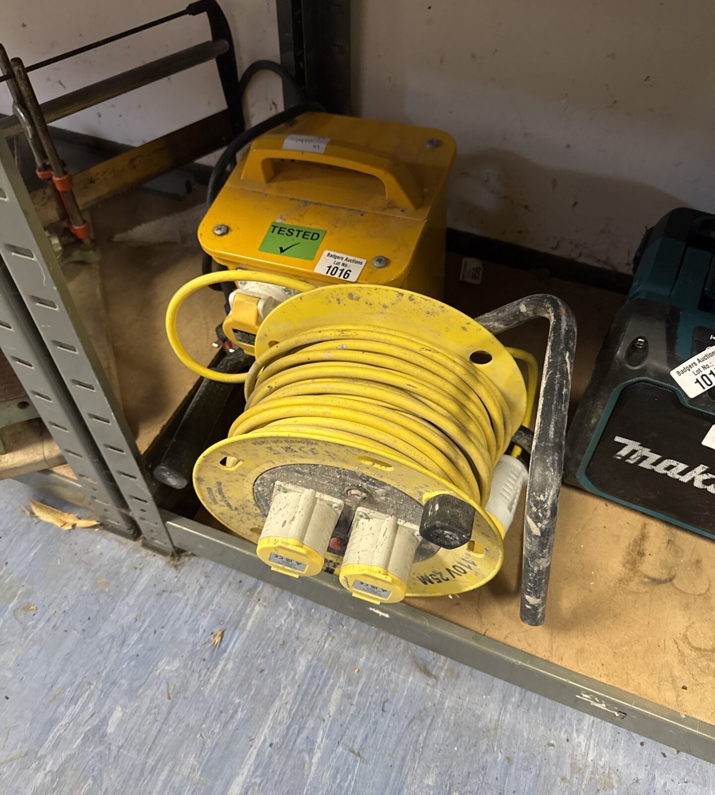 110v transformer with extension reel – working – Badgers Auctions