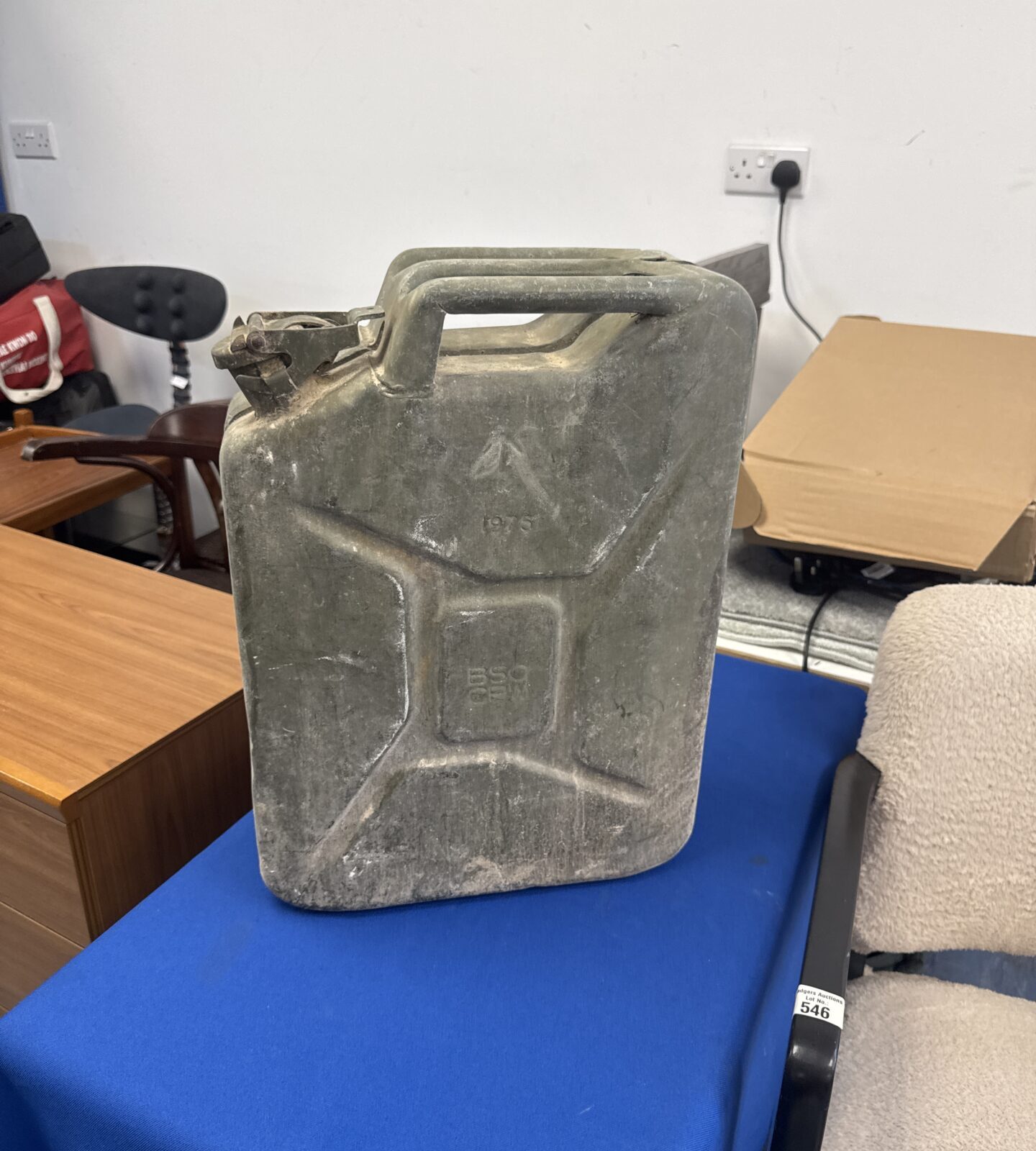 Vintage military crows foot marked 20l Jerry can 1975 dated