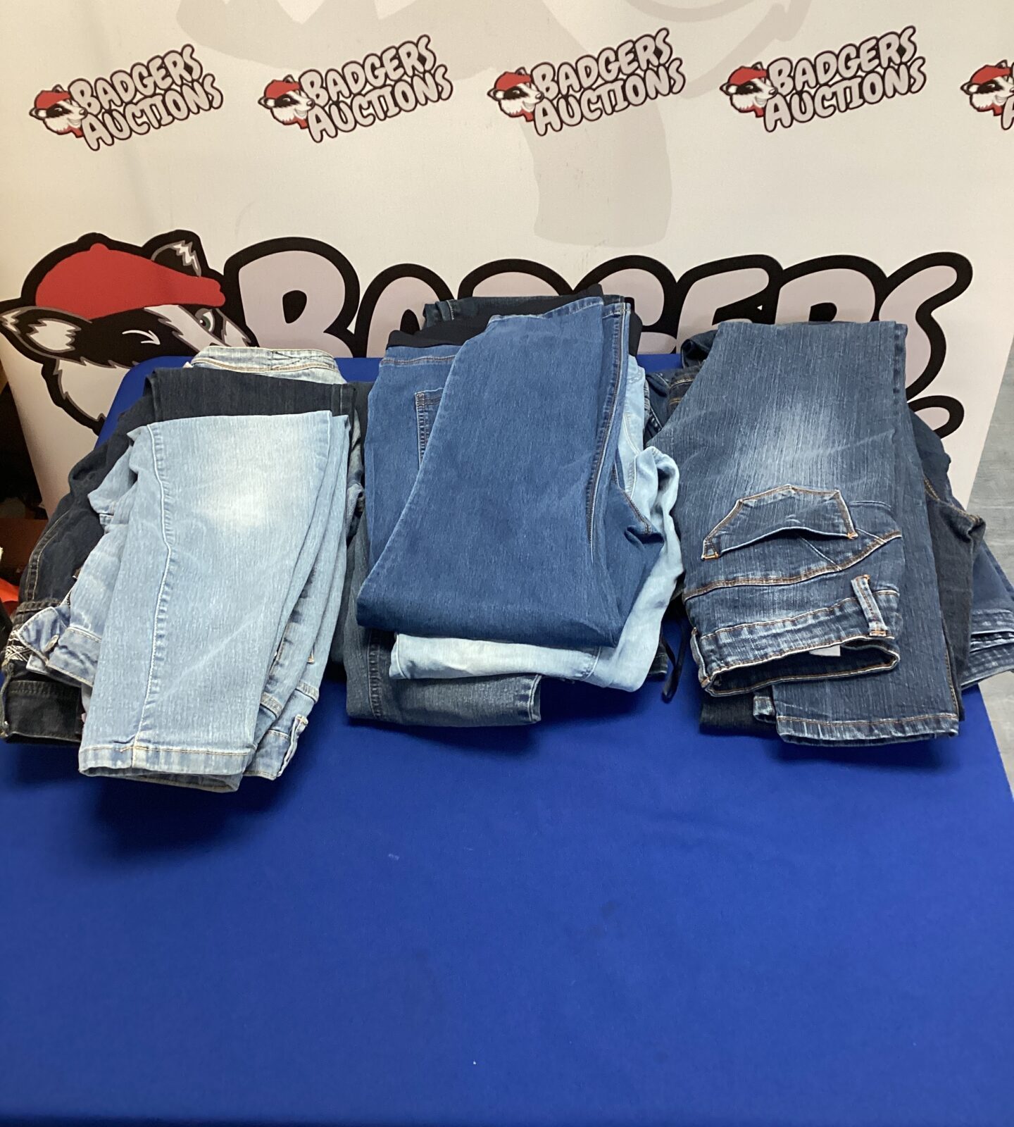 Bag of mixed jeans of assorted sizes