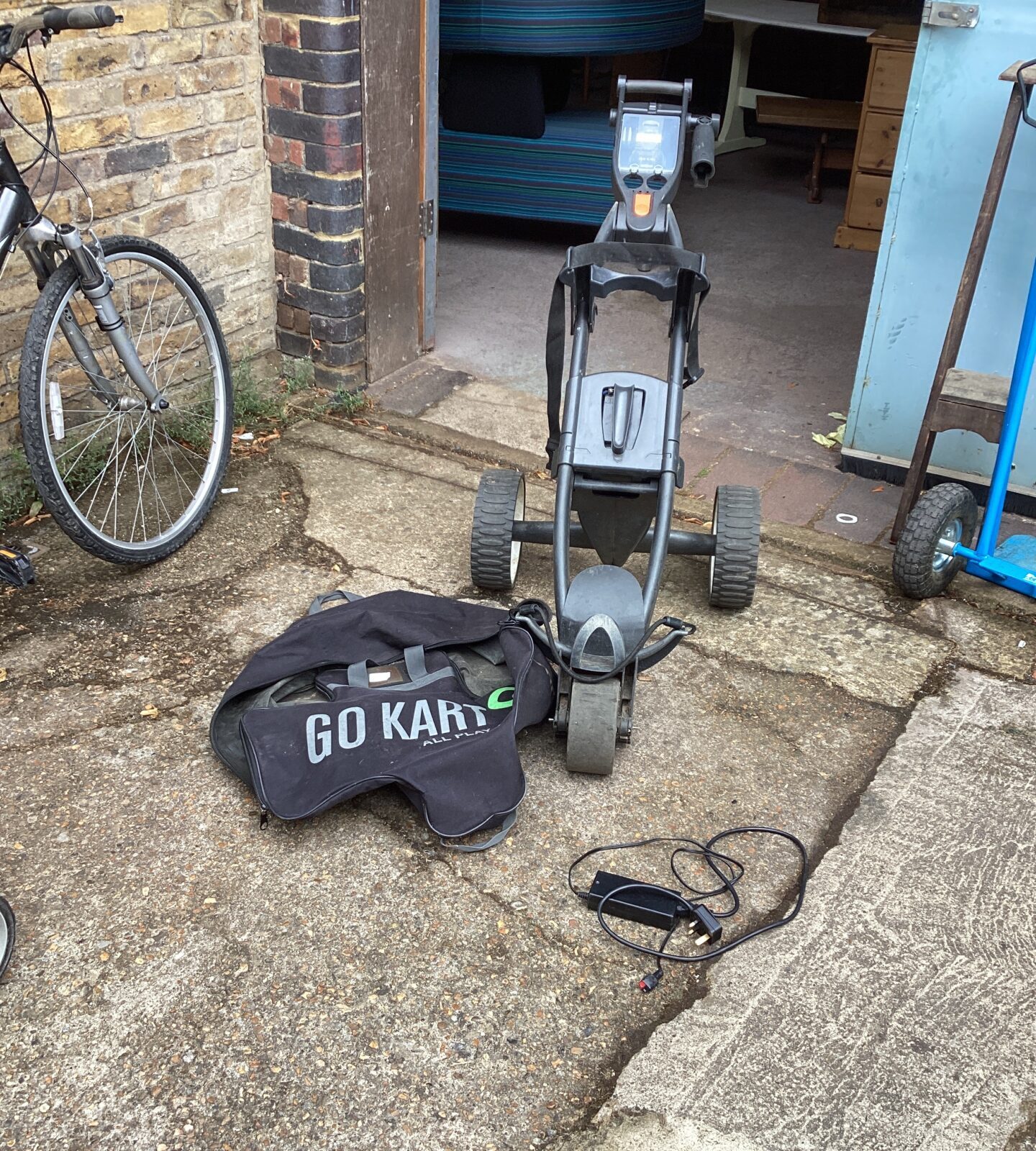 Go Kart Electric Folding Golf Trolley with charger and storage bag tested and working