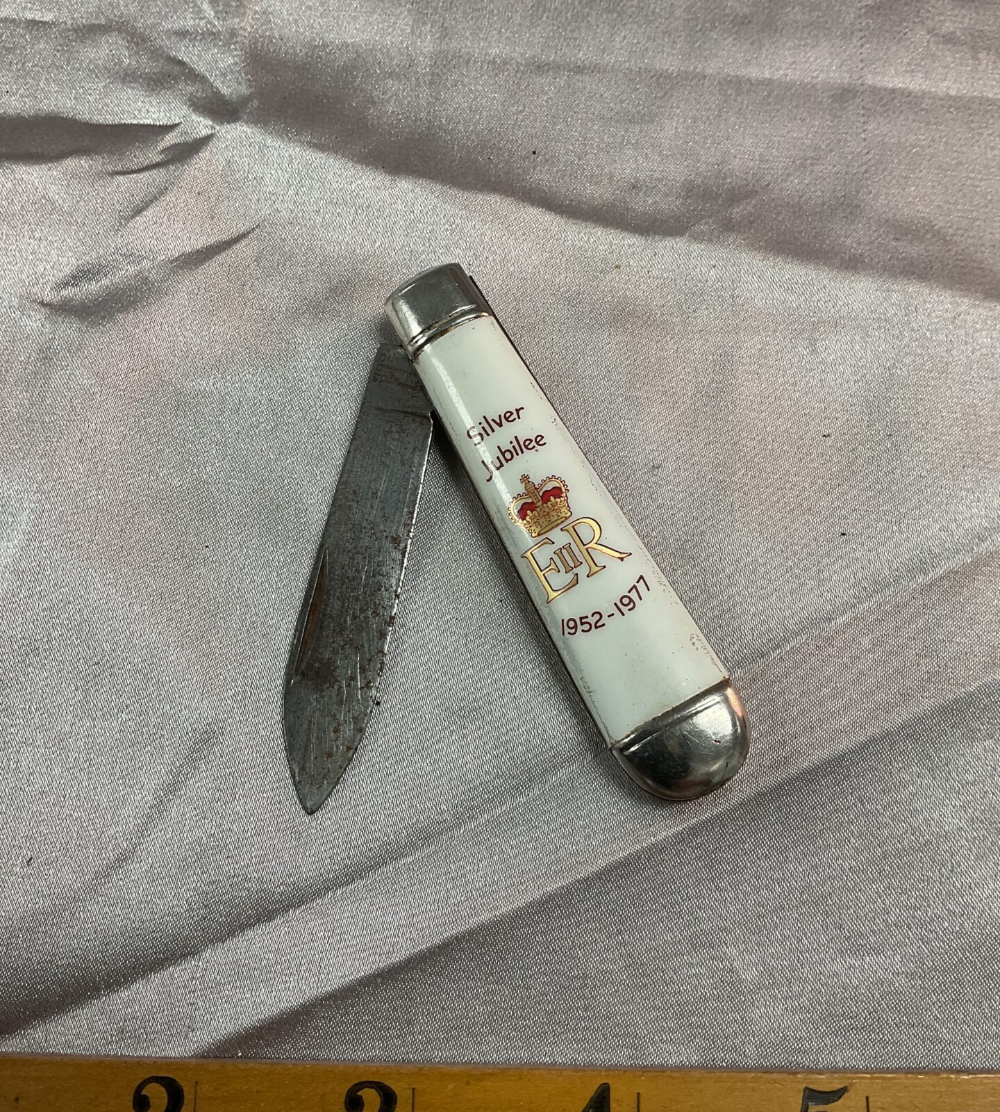 Silver jubilee 1952-1977 pocket knife