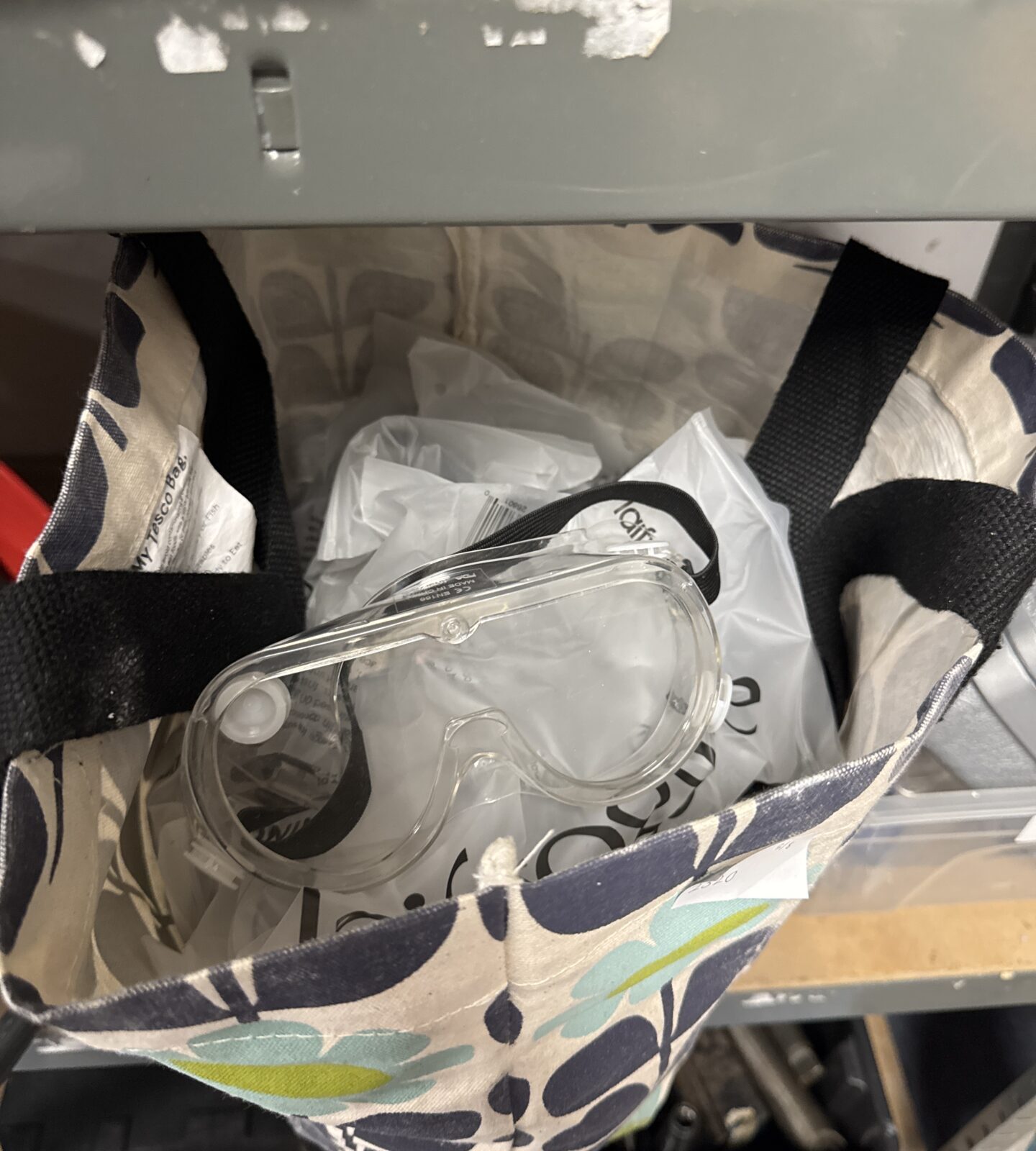 Bag of new laifguard safety goggles