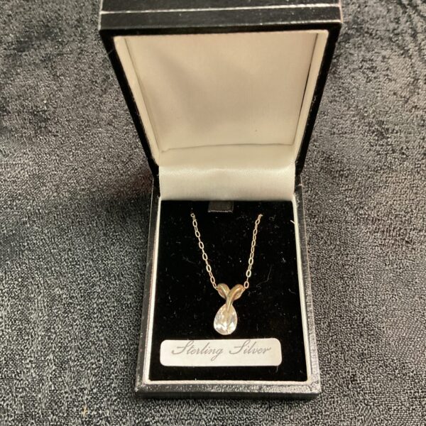 Sterling silver white stone pendant 16” Necklace