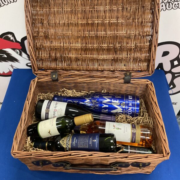 Thornton & France Luxury Festive Hamper Containing Mixed Bottled Liquids Inc Pommery And Cockburns