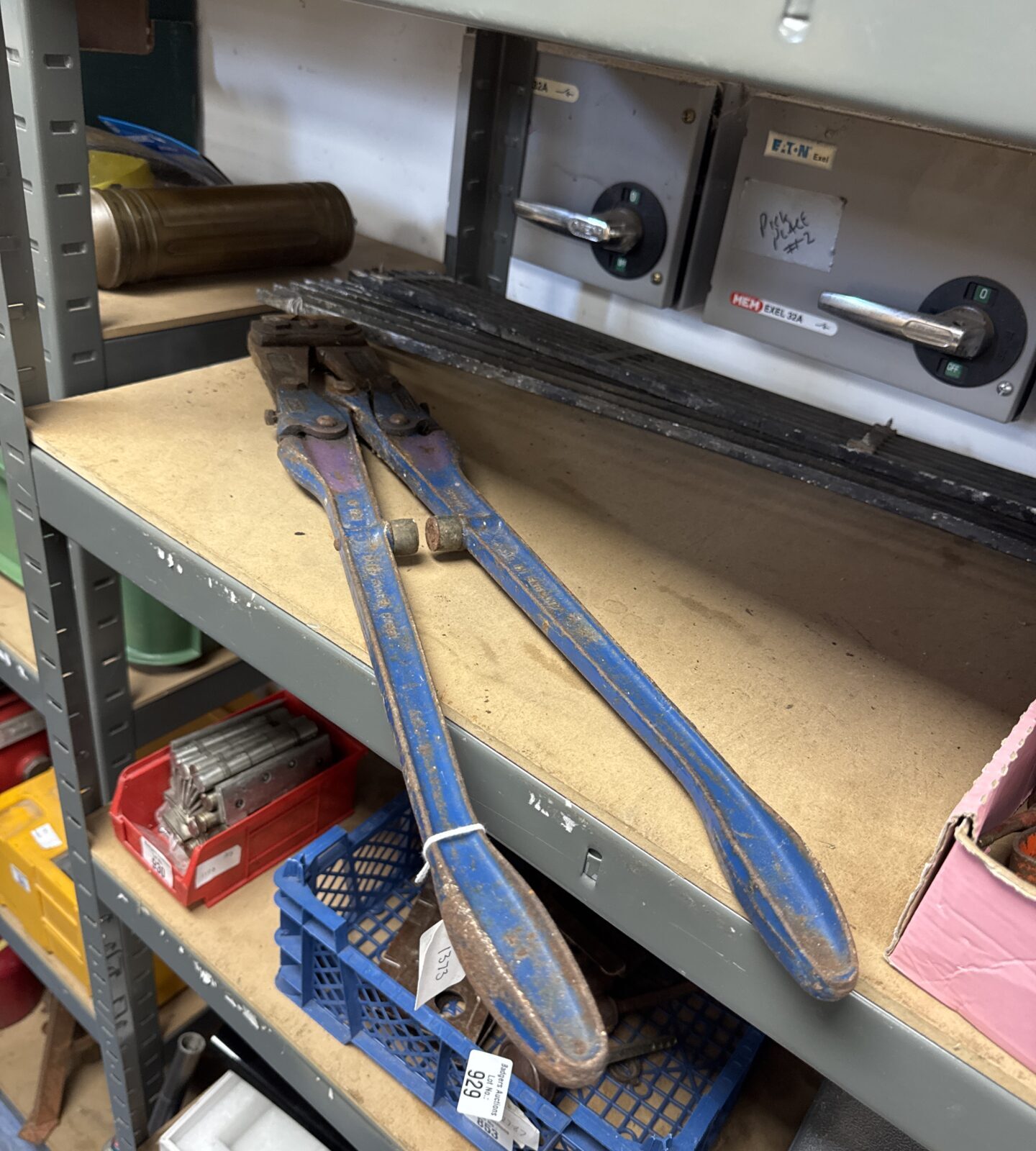 Pair of record bolt cutters